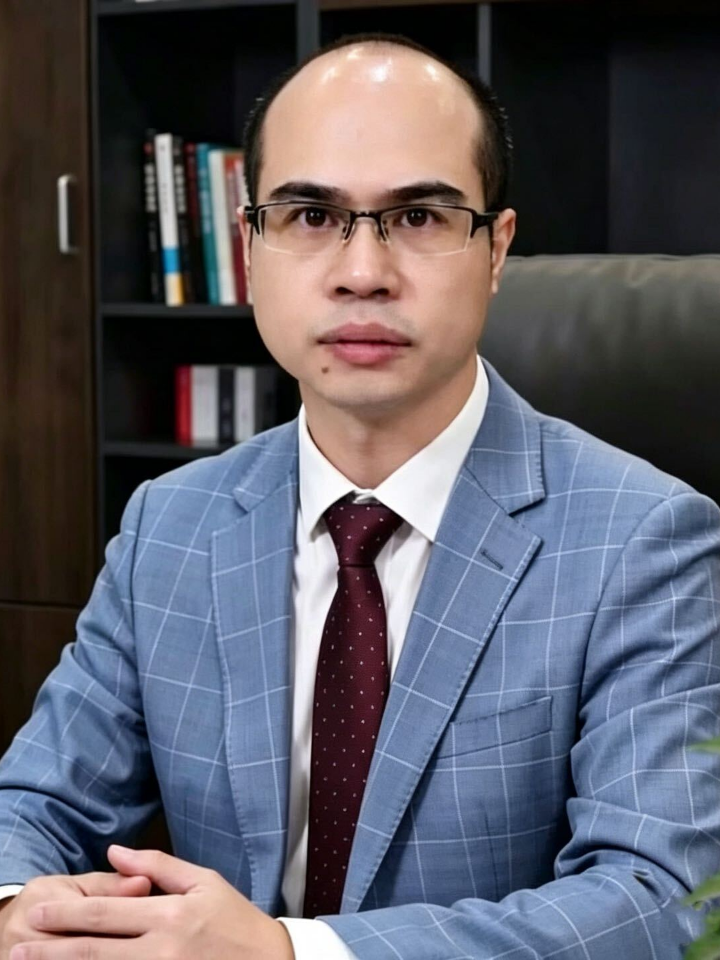 Portrait of Lawyer Deng Shiyun