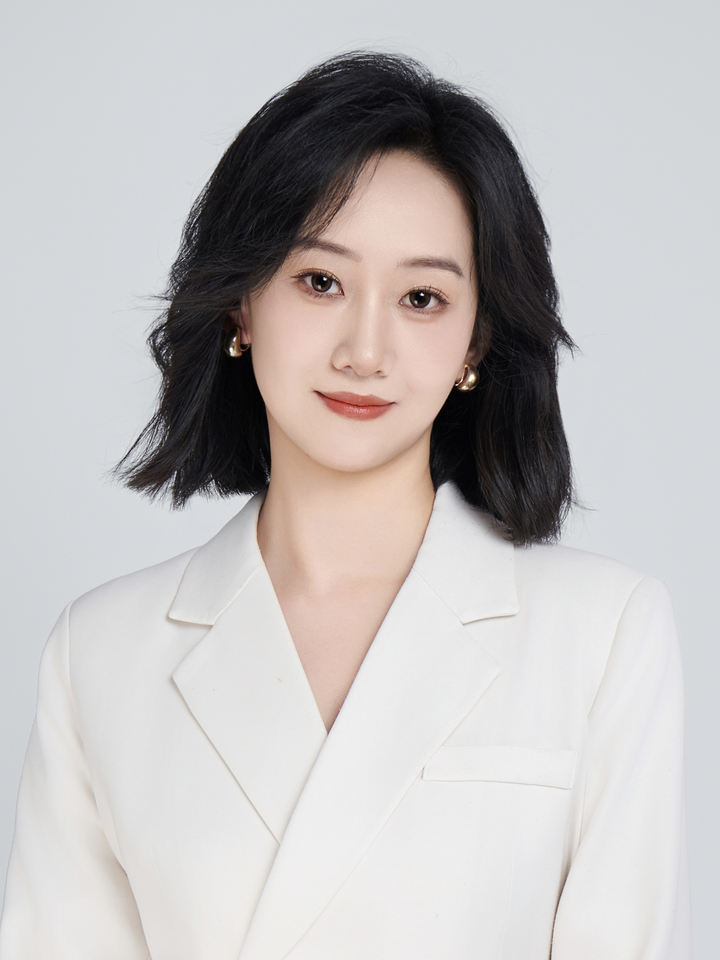 Portrait of Lawyer Guo Zixuan