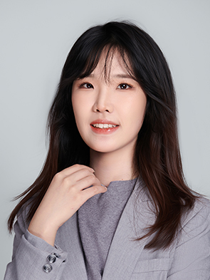 Portrait of Lawyer Jiang Xinyue