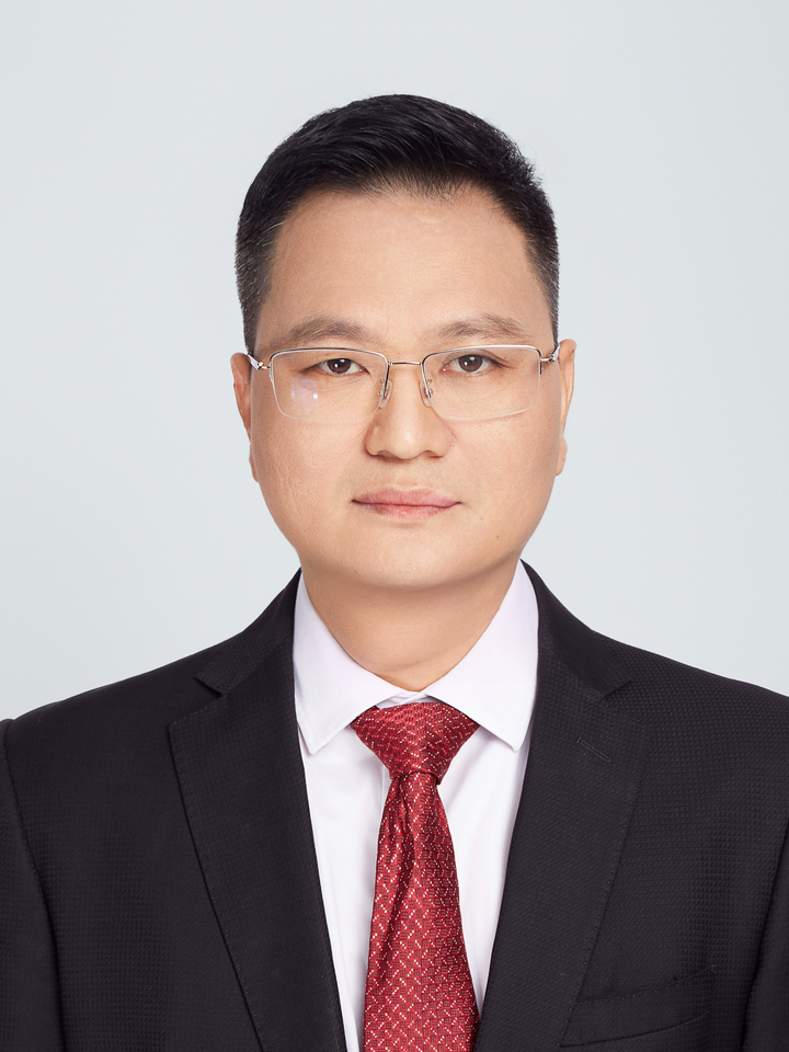 Portrait of Lawyer Liang Dong