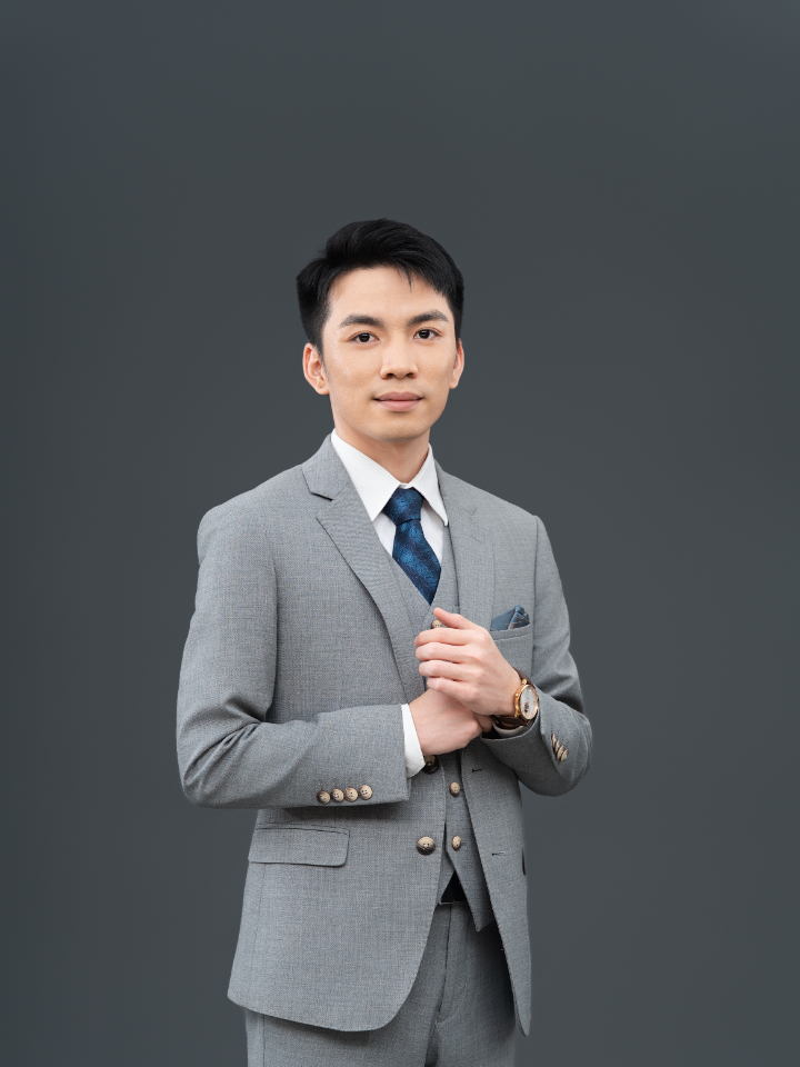 Portrait of Lawyer Zeng Shaohui