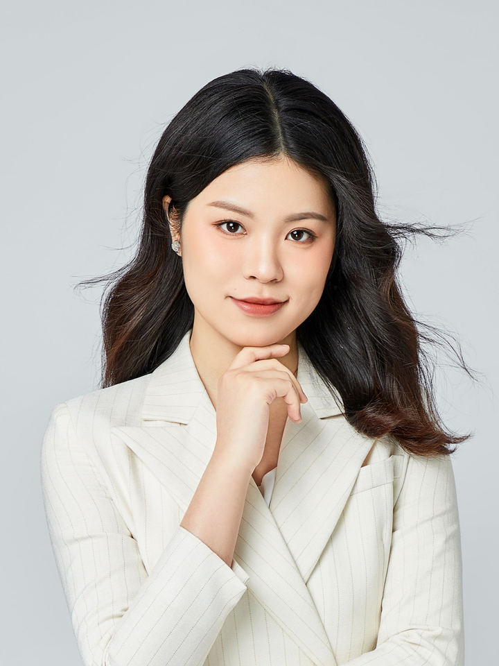 Portrait of Lawyer Zhang Si Qi